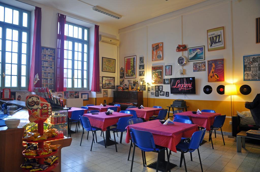 Litus Roma Hostel Lido di Ostia Exteriér fotografie The interior of the Legion