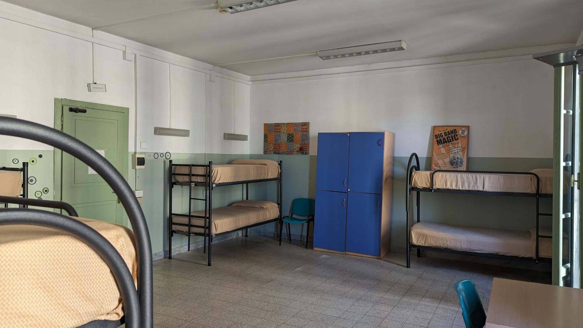 Litus Roma Hostel Lido di Ostia Exteriér fotografie Dormitory at the hostel